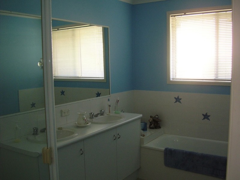 23 Highvale Drive, Helensvale QLD 4212
