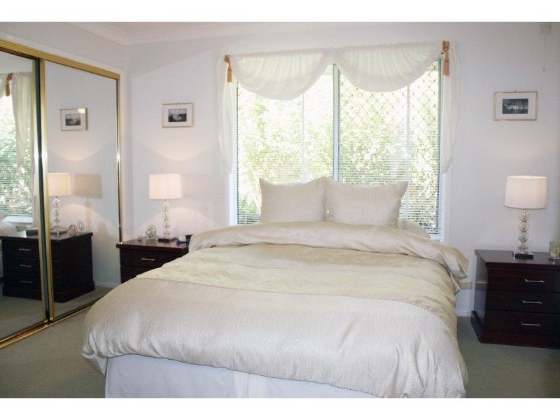 10 Open Drive, Arundel QLD 4214