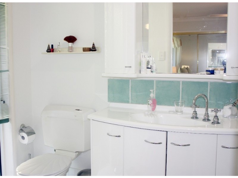 10 Open Drive, Arundel QLD 4214