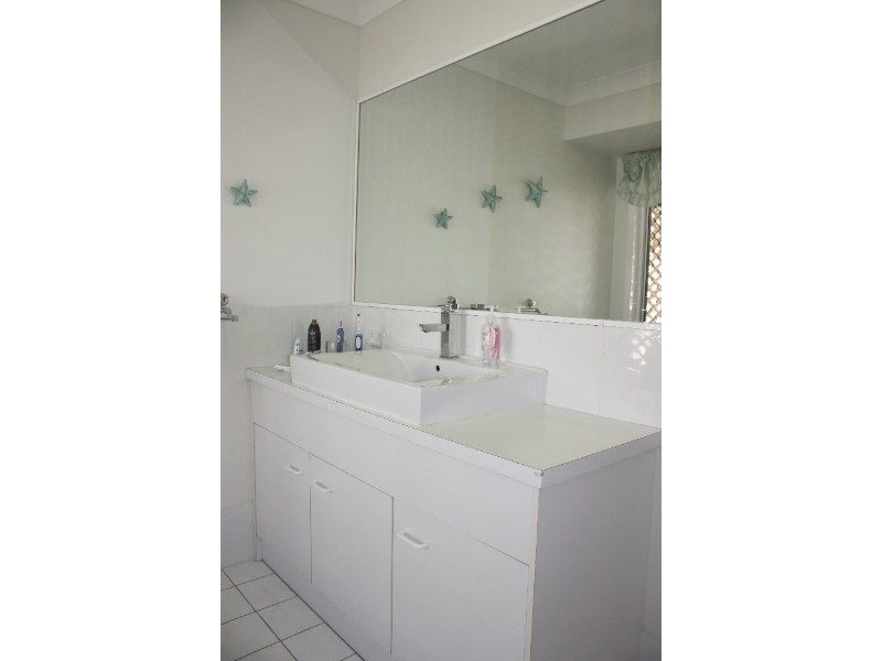 10 Open Drive, Arundel QLD 4214