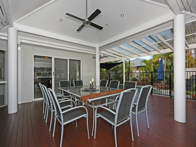 5 Ivor Court, Benowa QLD 4217