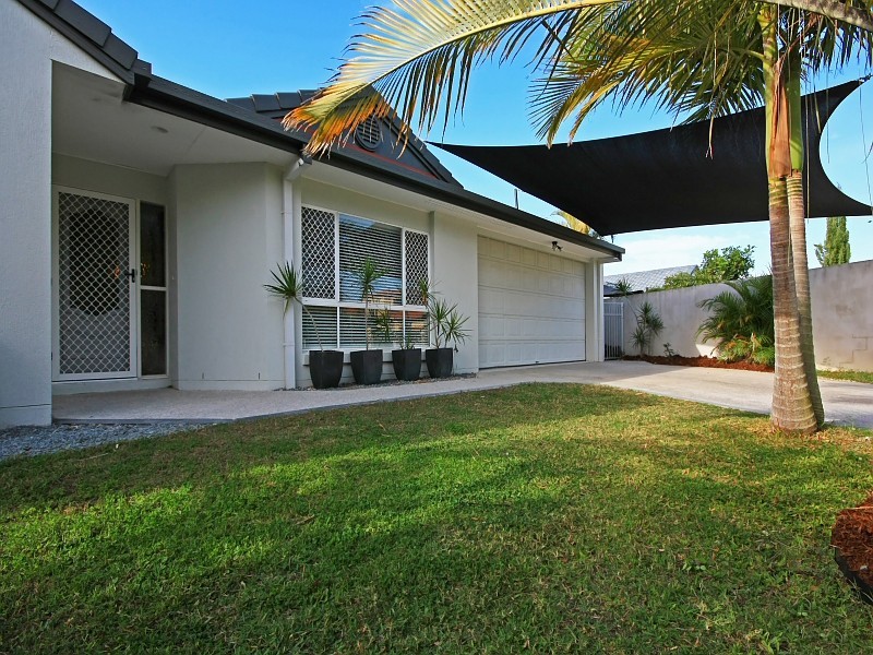 5 Ivor Court, Benowa QLD 4217