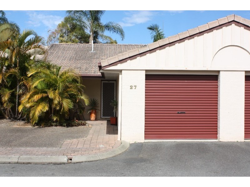 27/128 Benowa Road, Southport QLD 4215