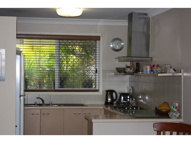 27/128 Benowa Road, Southport QLD 4215