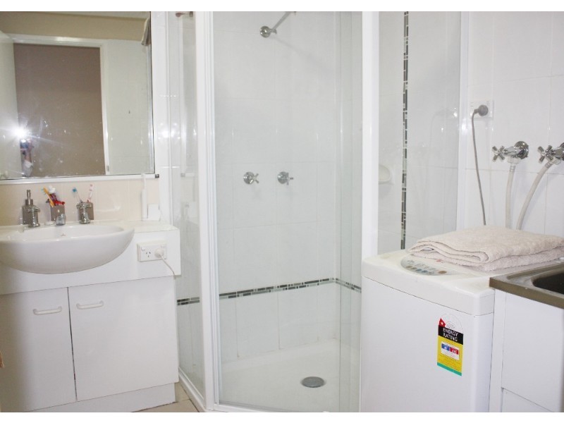 27/128 Benowa Road, Southport QLD 4215