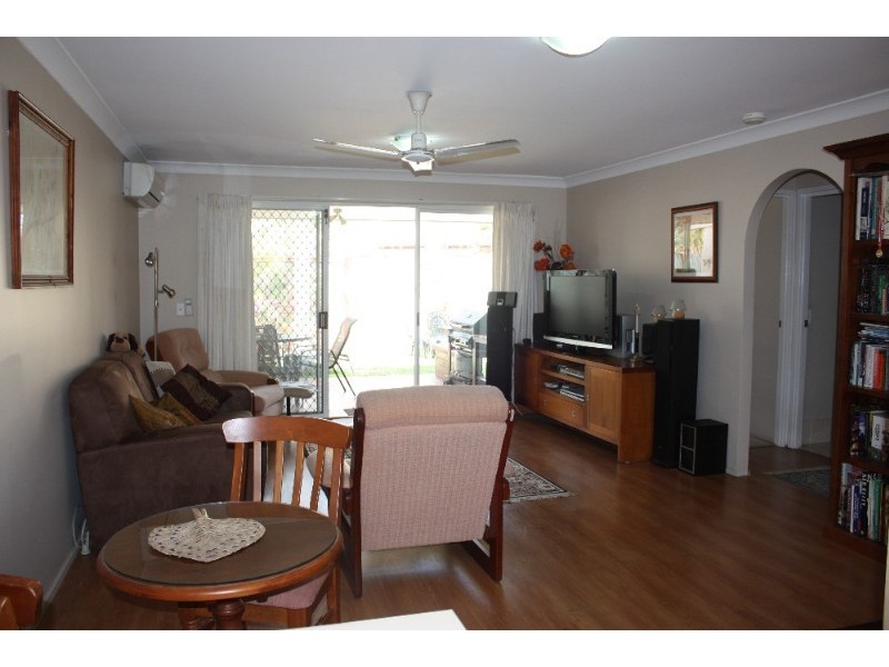 27/128 Benowa Road, Southport QLD 4215