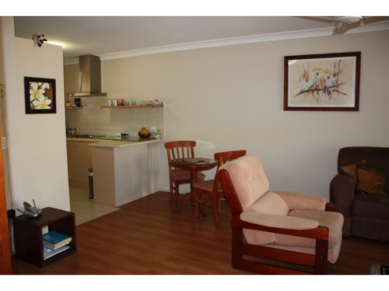 27/128 Benowa Road, Southport QLD 4215