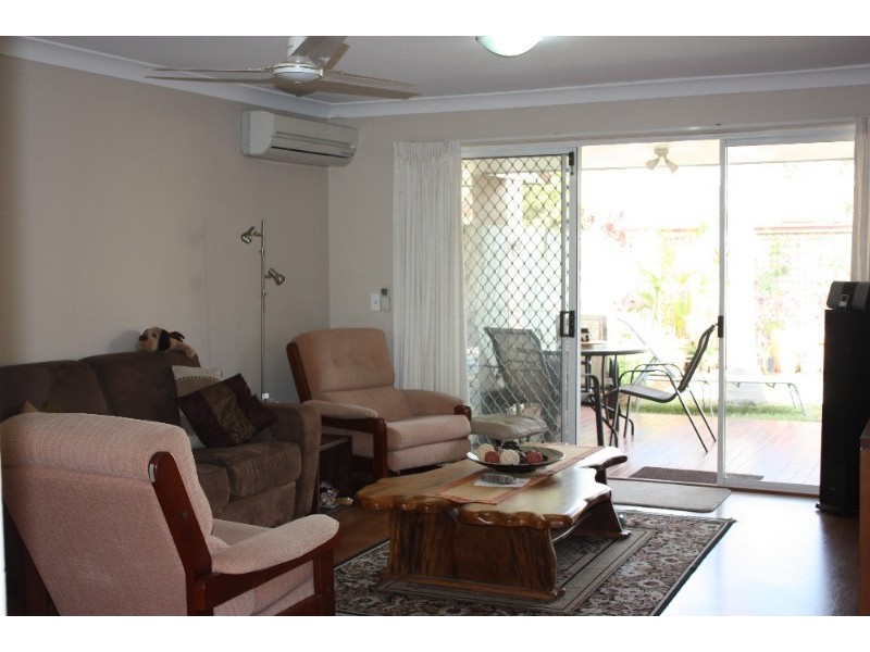 27/128 Benowa Road, Southport QLD 4215