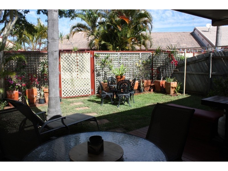 27/128 Benowa Road, Southport QLD 4215