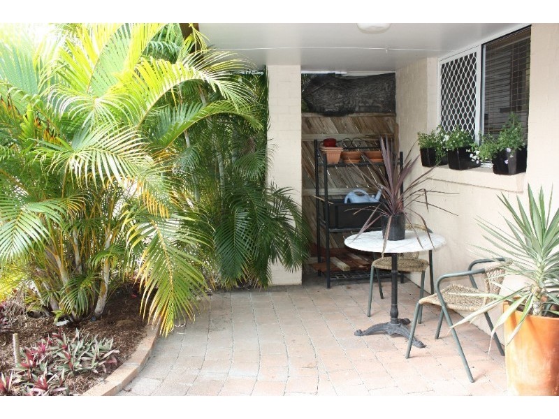 27/128 Benowa Road, Southport QLD 4215