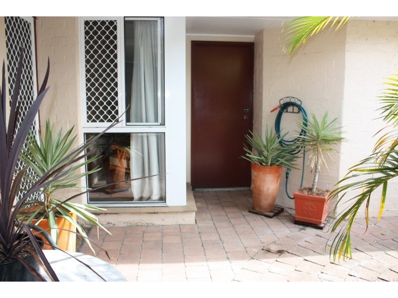 27/128 Benowa Road, Southport QLD 4215