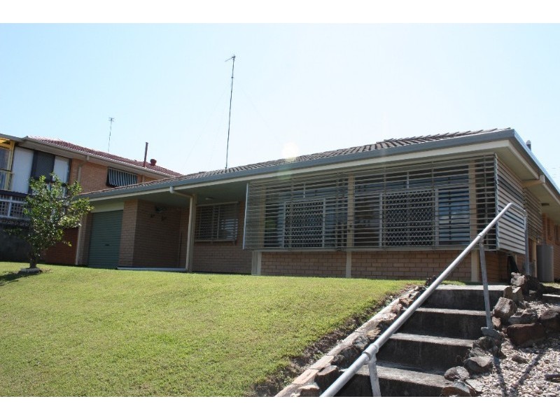 132 Monaco Street, Broadbeach Waters QLD 4218