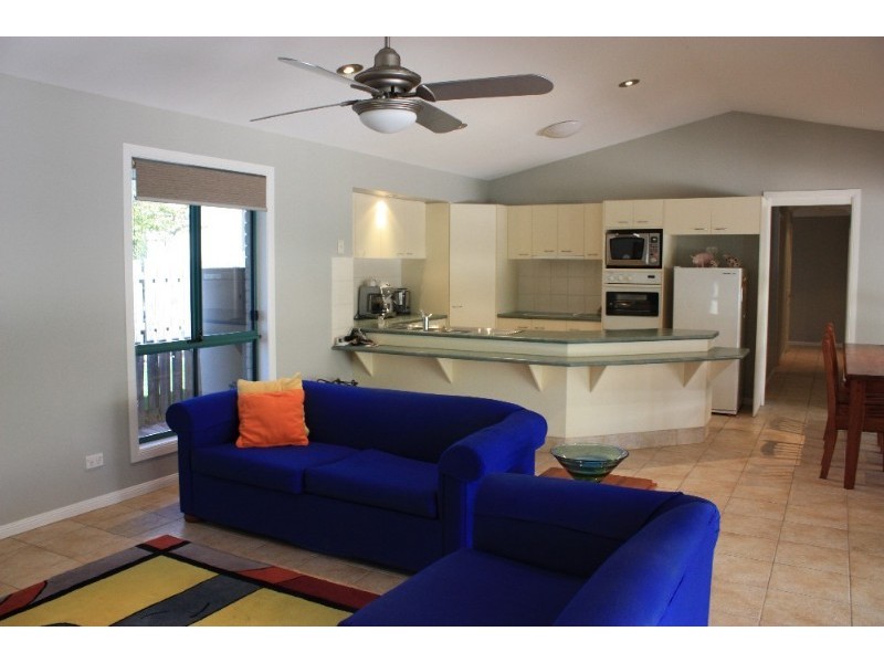 21 Lakeshore Drive, Monterey Keys QLD 4212