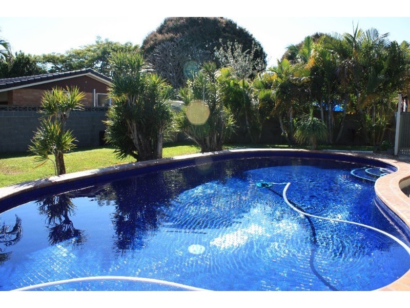 19 Bellevue Parade, Labrador QLD 4215