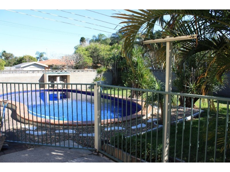 19 Bellevue Parade, Labrador QLD 4215