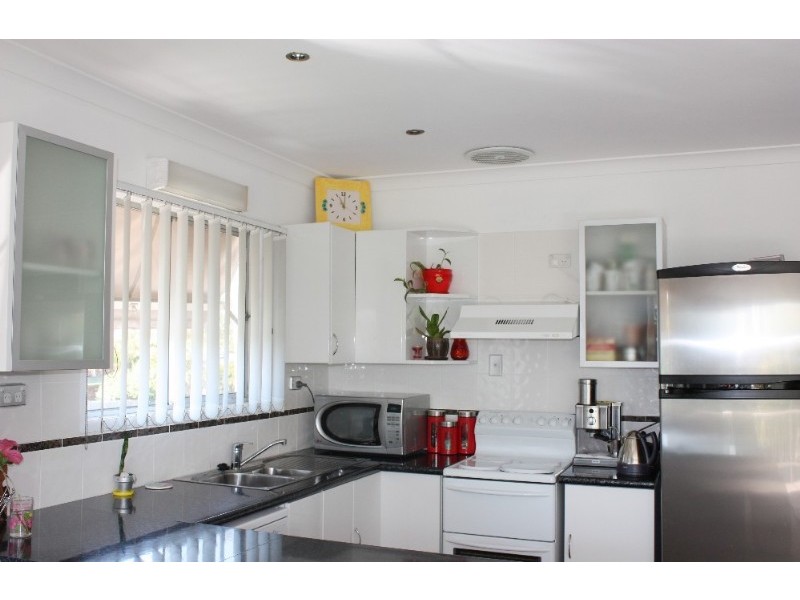 2 Beitz Avenue, Labrador QLD 4215