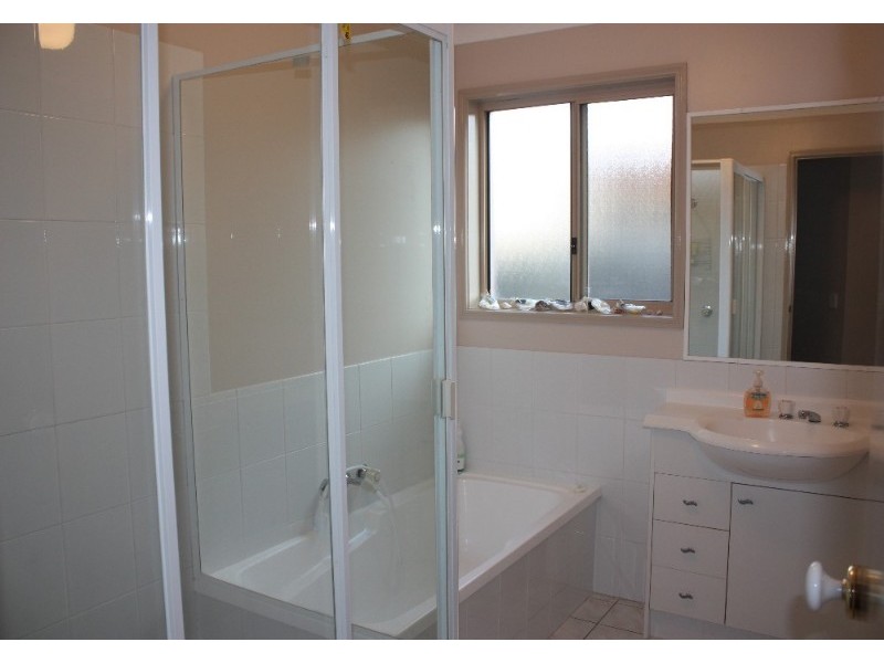 28 Marble Arch Place, Arundel QLD 4214