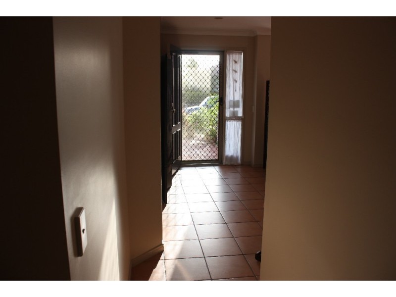 28 Marble Arch Place, Arundel QLD 4214