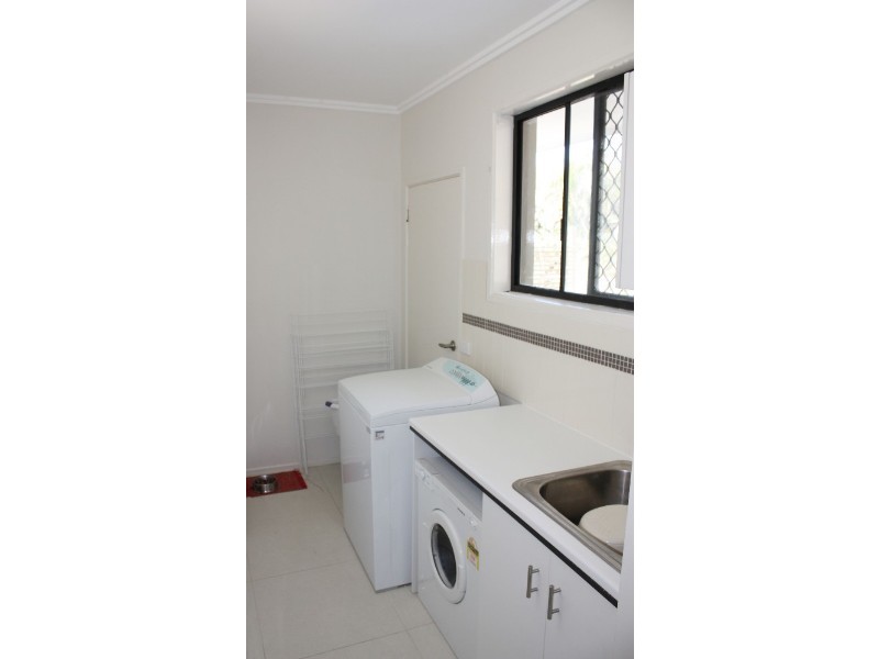 9 Luxor Street, Southport QLD 4215