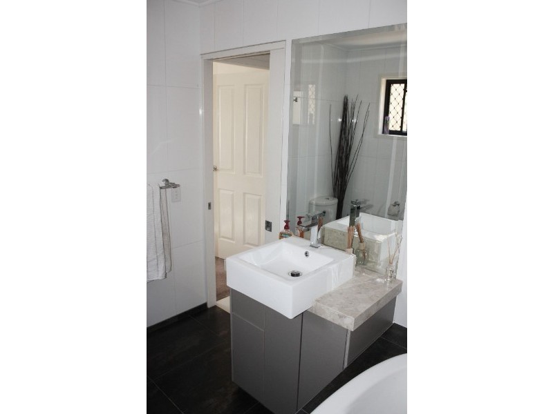 9 Luxor Street, Southport QLD 4215