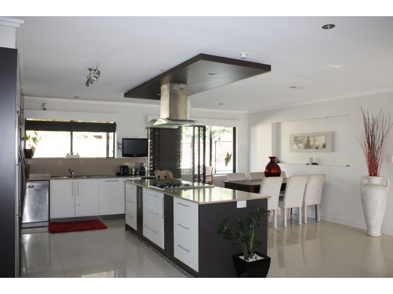 9 Luxor Street, Southport QLD 4215