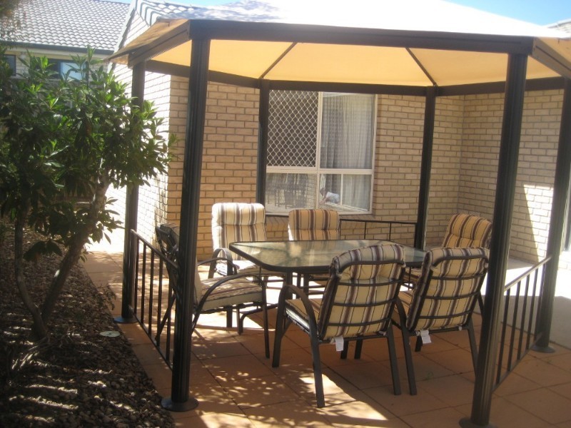 8 Overton Street, Calamvale QLD 4116