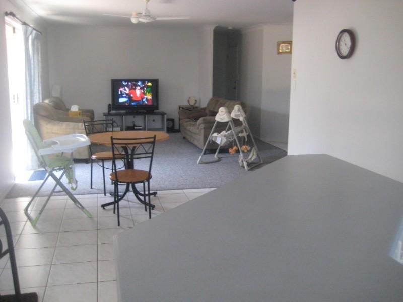 8 Overton Street, Calamvale QLD 4116