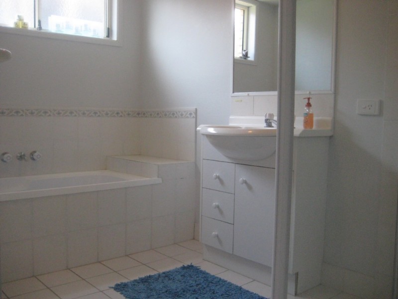 8 Overton Street, Calamvale QLD 4116