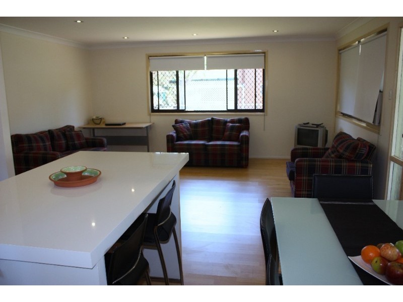 8 Warratina Street, Labrador QLD 4215