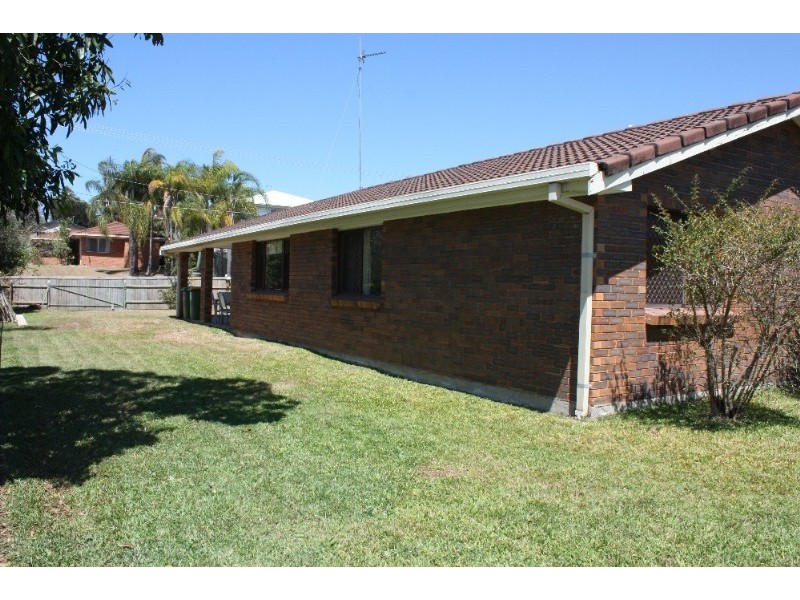 8 Warratina Street, Labrador QLD 4215