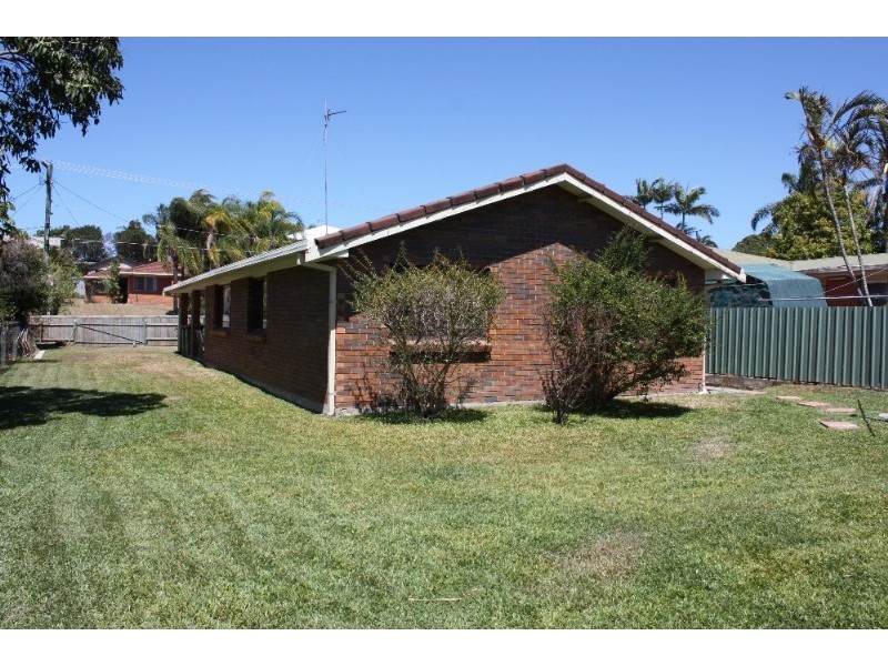 8 Warratina Street, Labrador QLD 4215