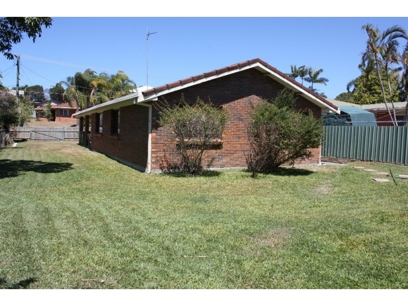 8 Warratina Street, Labrador QLD 4215