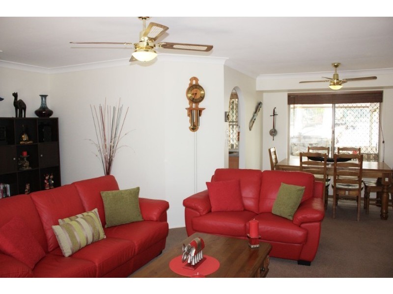 77 Lindfield Road, Helensvale QLD 4212