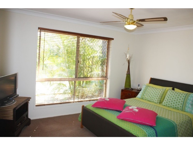 77 Lindfield Road, Helensvale QLD 4212