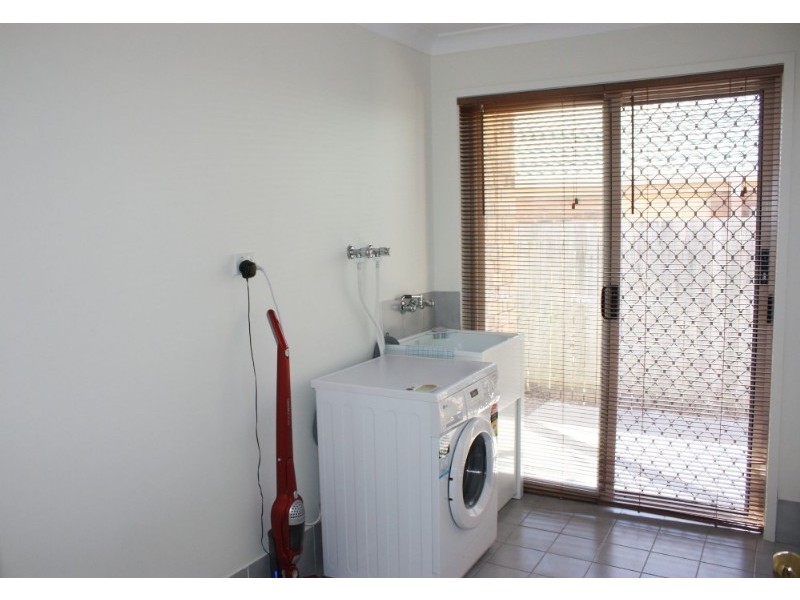 77 Lindfield Road, Helensvale QLD 4212