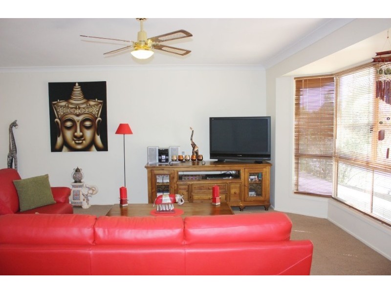 77 Lindfield Road, Helensvale QLD 4212