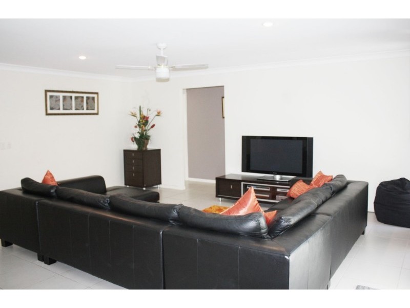 36 Gippsland Drive, Helensvale QLD 4212