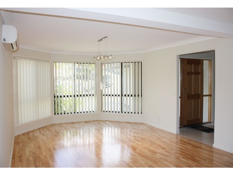 36 Gippsland Drive, Helensvale QLD 4212