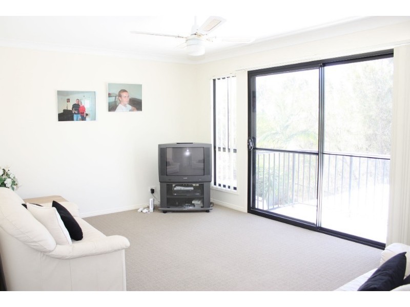 36 Gippsland Drive, Helensvale QLD 4212