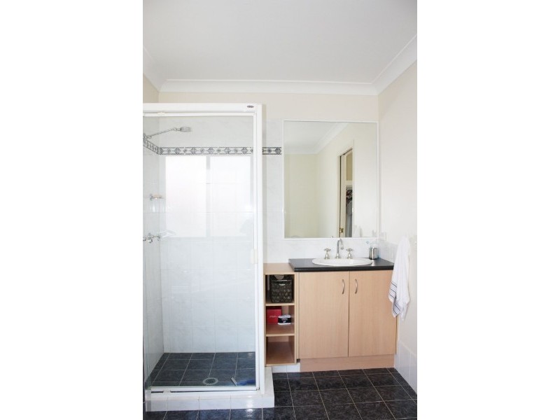 36 Gippsland Drive, Helensvale QLD 4212