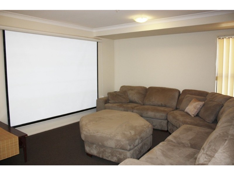 38 Ingles Circuit, Arundel QLD 4214