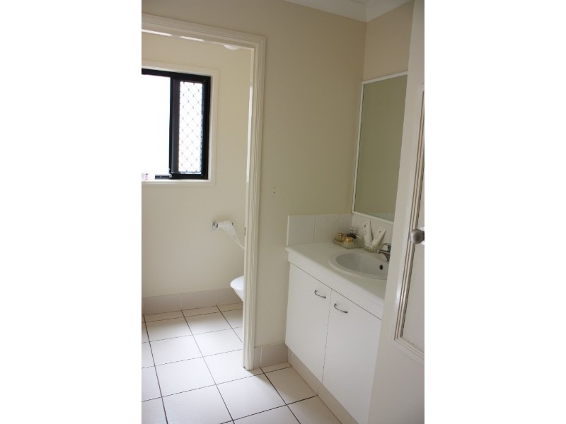 38 Ingles Circuit, Arundel QLD 4214