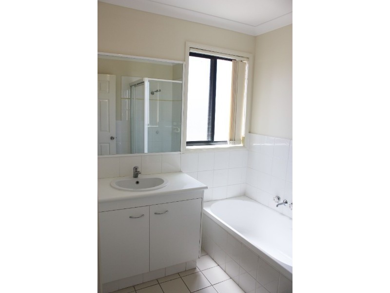 38 Ingles Circuit, Arundel QLD 4214