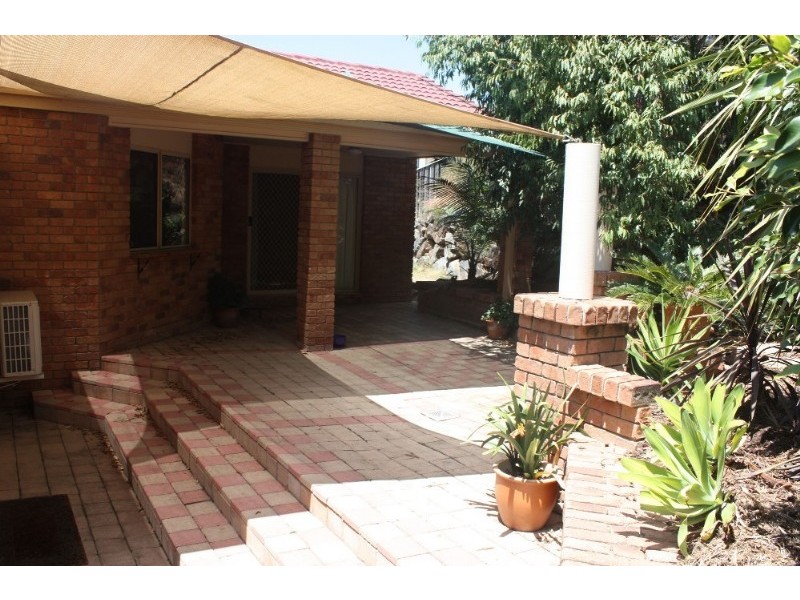 6 Gould Place, Pacific Pines QLD 4211