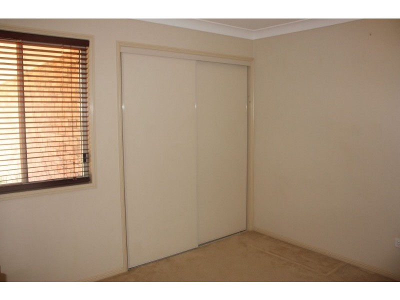 6 Gould Place, Pacific Pines QLD 4211