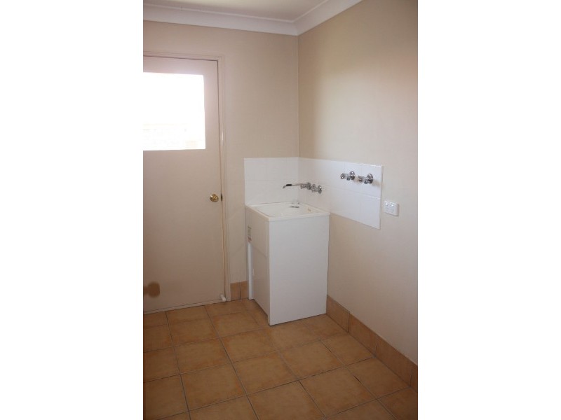 6 Gould Place, Pacific Pines QLD 4211