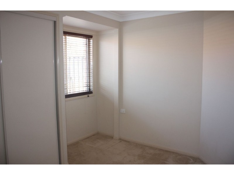 6 Gould Place, Pacific Pines QLD 4211