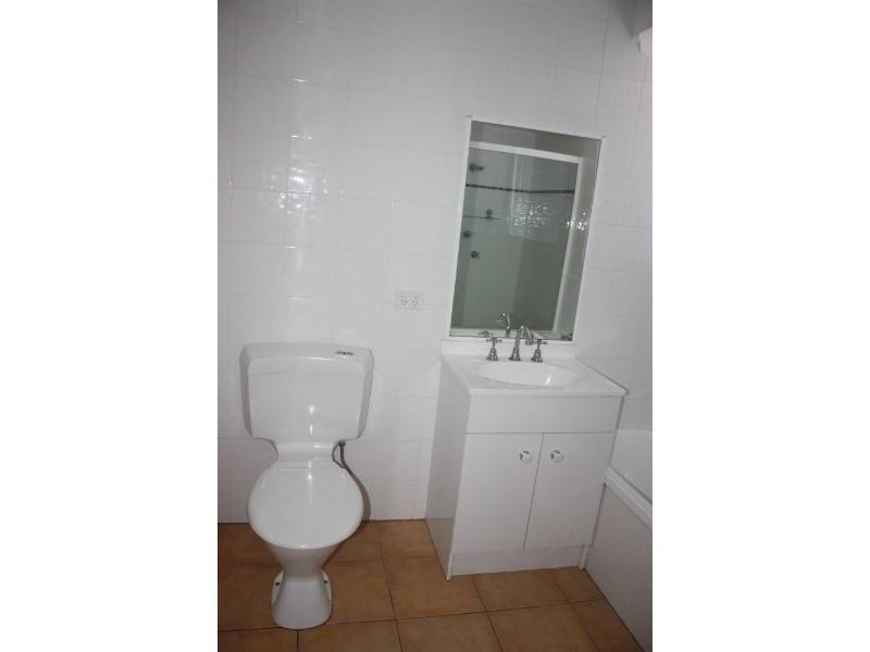 6 Gould Place, Pacific Pines QLD 4211