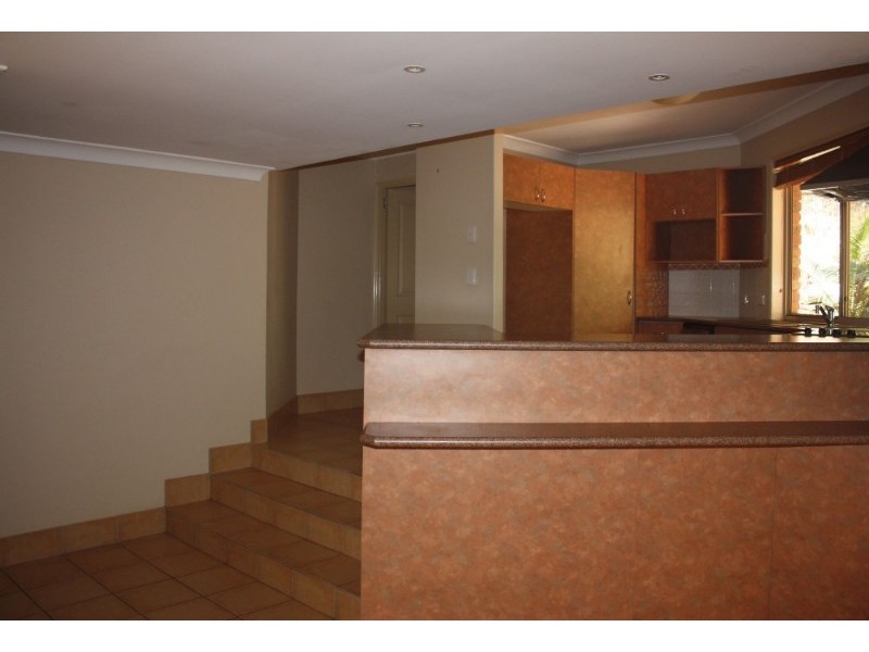 6 Gould Place, Pacific Pines QLD 4211