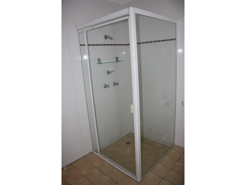 6 Gould Place, Pacific Pines QLD 4211